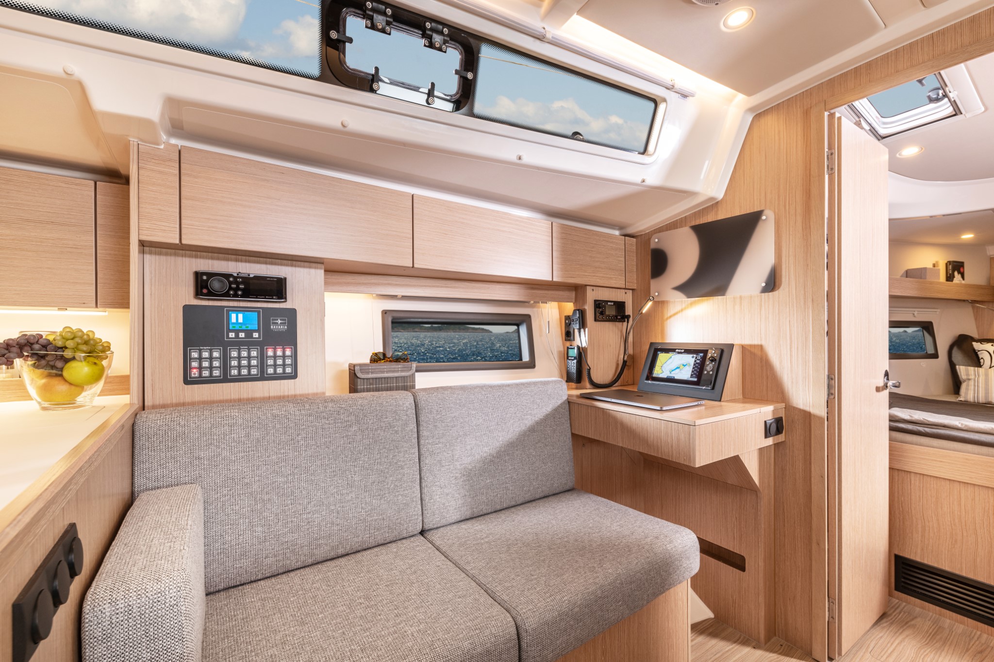 Imagenes del interior o exterior del barco Bavaria C38 perteneciente a la página de alquiler de barcos alquilerdebarcosmallorca.com