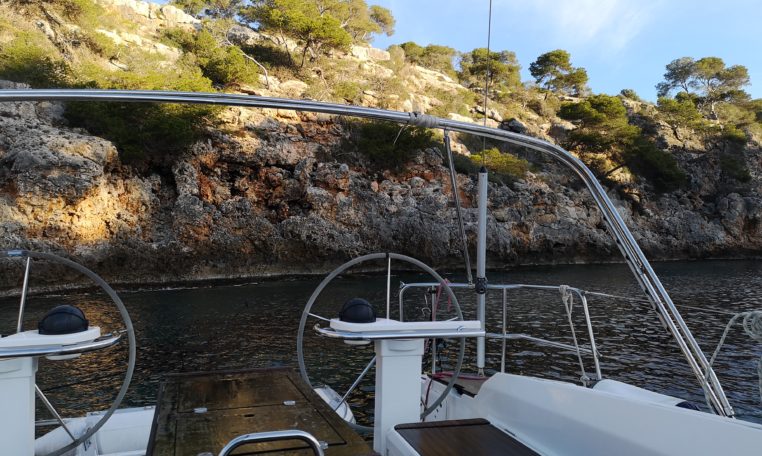 Imagenes del interior o exterior del barco Bavaria Cruiser 45 perteneciente a la página de alquiler de barcos alquilerdebarcosmallorca.com