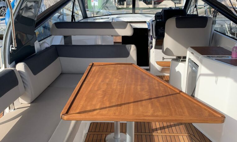 Imagenes del interior o exterior del barco Bavaria S33 Open perteneciente a la página de alquiler de barcos alquilerdebarcosmallorca.com