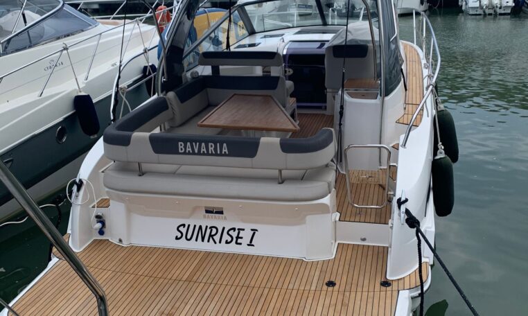 Imagenes del interior o exterior del barco Bavaria S33 Open perteneciente a la página de alquiler de barcos alquilerdebarcosmallorca.com