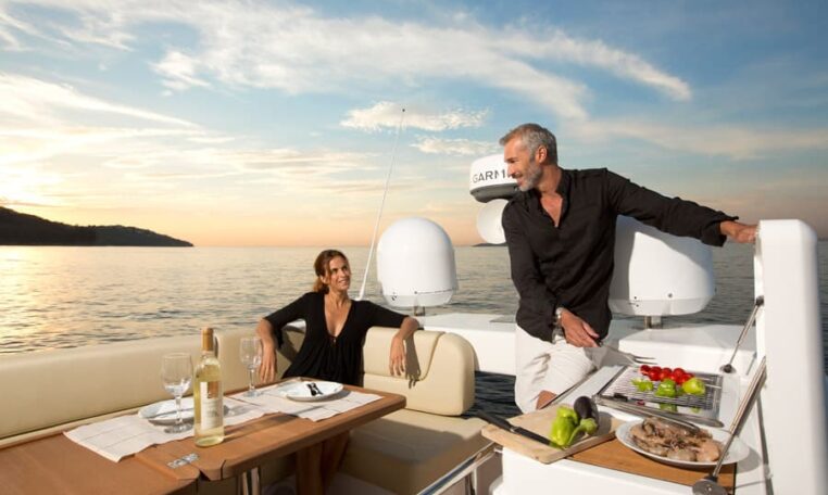 Imagenes del interior o exterior del barco Bavaria Virtess 420 Fly perteneciente a la página de alquiler de barcos alquilerdebarcosmallorca.com