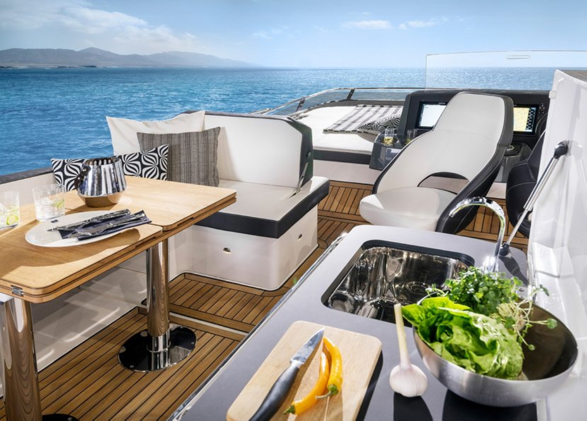 Imagenes del interior o exterior del barco Bavaria R55 Fly perteneciente a la página de alquiler de barcos alquilerdebarcosmallorca.com
