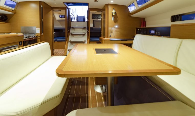 Imagenes del interior o exterior del barco Sun Odyssey 469 perteneciente a la página de alquiler de barcos alquilerdebarcosmallorca.com