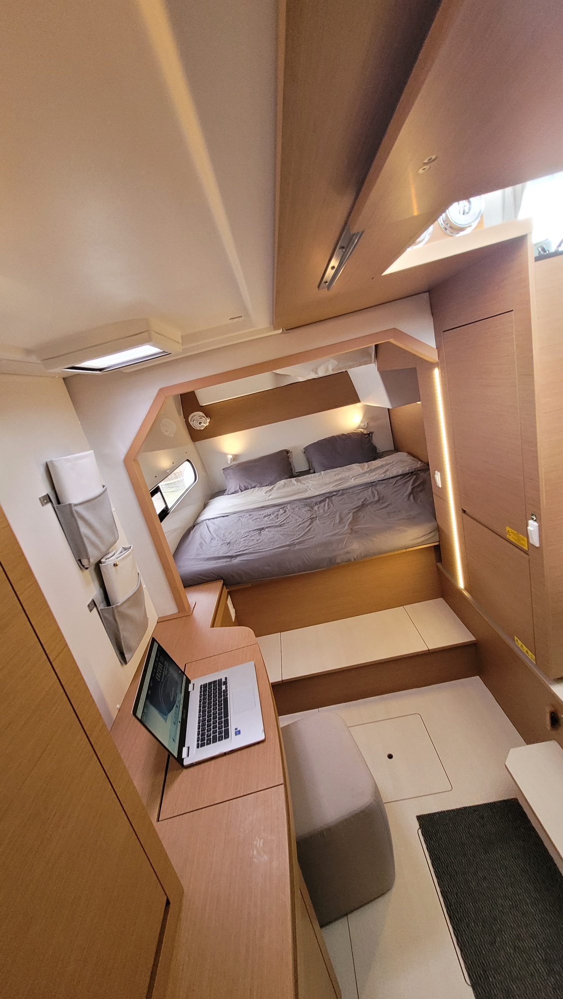 Imagenes del interior o exterior del barco Excess 11 perteneciente a la página de alquiler de barcos alquilerdebarcosmallorca.com