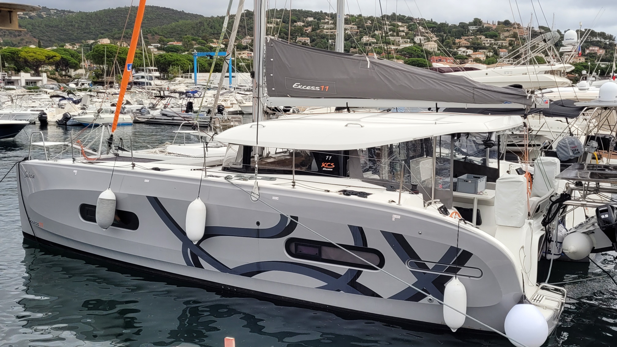 Imagenes del interior o exterior del barco Excess 11 perteneciente a la página de alquiler de barcos alquilerdebarcosmallorca.com