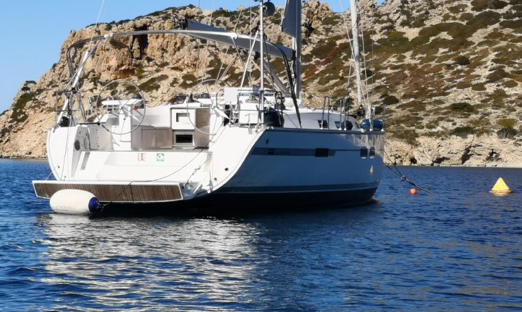 Bilder des Innen- oder Außenbereichs des Bootes Bavaria Cruiser 45 Zugehörigkeit zur seite des bootsverleihs alquilerdebarcosmallorca.com