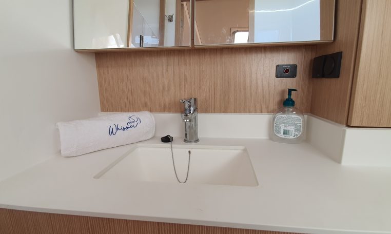 Bilder des Innen- oder Außenbereichs des Bootes Bavaria C45 Style Zugehörigkeit zur seite des bootsverleihs alquilerdebarcosmallorca.com