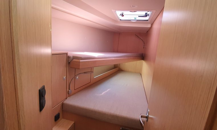 Bilder des Innen- oder Außenbereichs des Bootes Bavaria C45 Style Zugehörigkeit zur seite des bootsverleihs alquilerdebarcosmallorca.com