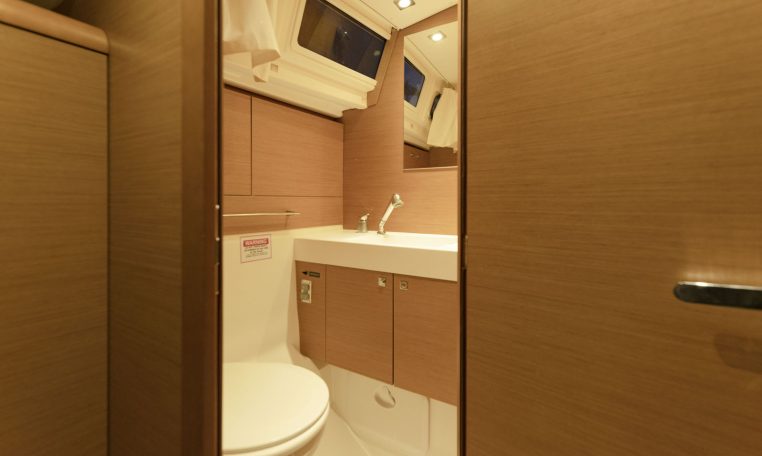 Bilder des Innen- oder Außenbereichs des Bootes Sun Odyssey 469 Zugehörigkeit zur seite des bootsverleihs alquilerdebarcosmallorca.com