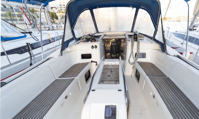 Bilder des Innen- oder Außenbereichs des Bootes Sun Odyssey 469 Zugehörigkeit zur seite des bootsverleihs alquilerdebarcosmallorca.com