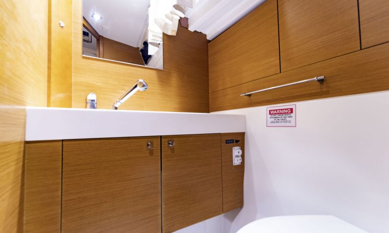 Bilder des Innen- oder Außenbereichs des Bootes Sun Odyssey 469 Zugehörigkeit zur seite des bootsverleihs alquilerdebarcosmallorca.com