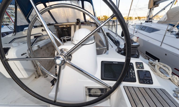 Bilder des Innen- oder Außenbereichs des Bootes Sun Odyssey 469 Zugehörigkeit zur seite des bootsverleihs alquilerdebarcosmallorca.com