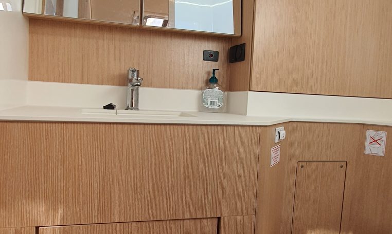 Images of the interior or exterior of the boat Bavaria C45 Style belonging to the page of boat rental alquilerdebarcosmallorca.com