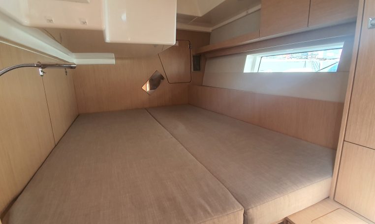 Images of the interior or exterior of the boat Bavaria C45 Style belonging to the page of boat rental alquilerdebarcosmallorca.com