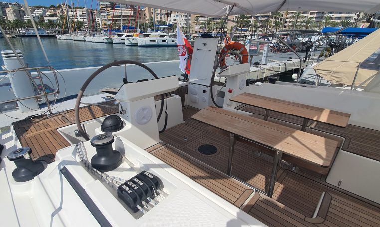 Images of the interior or exterior of the boat Bavaria C45 Style belonging to the page of boat rental alquilerdebarcosmallorca.com