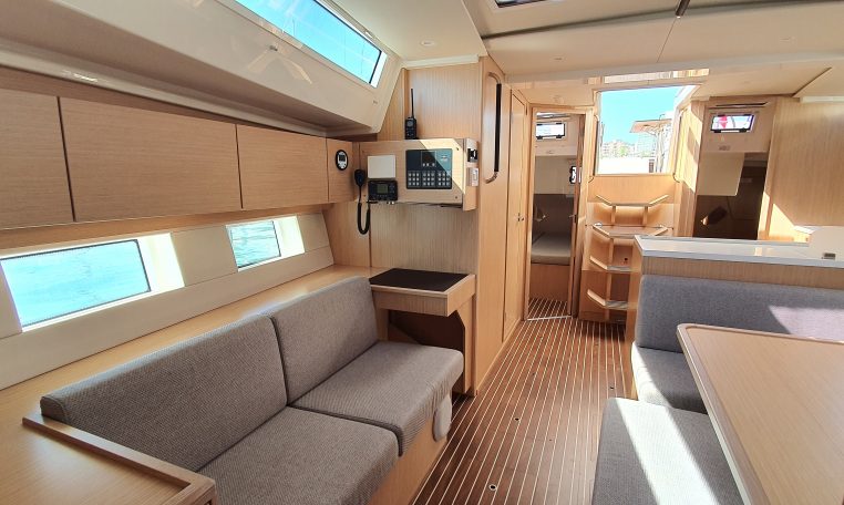 Images of the interior or exterior of the boat Bavaria C45 Style belonging to the page of boat rental alquilerdebarcosmallorca.com