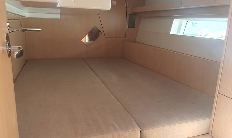Images of the interior or exterior of the boat Bavaria C45 Style belonging to the page of boat rental alquilerdebarcosmallorca.com
