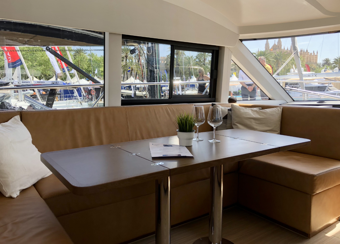 Images of the interior or exterior of the boat Bavaria R55 Fly belonging to the page of boat rental alquilerdebarcosmallorca.com