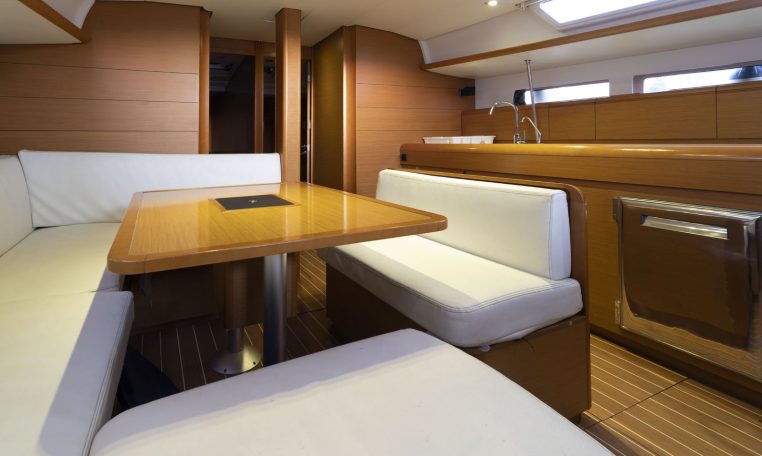 Images of the interior or exterior of the boat Sun Odyssey 469 belonging to the page of boat rental alquilerdebarcosmallorca.com